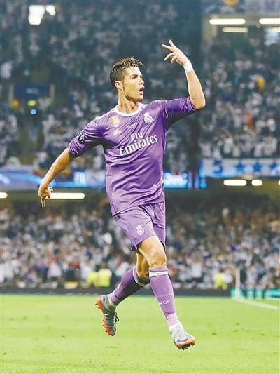 英超：两球完胜 狼队2-0击败曼联队.